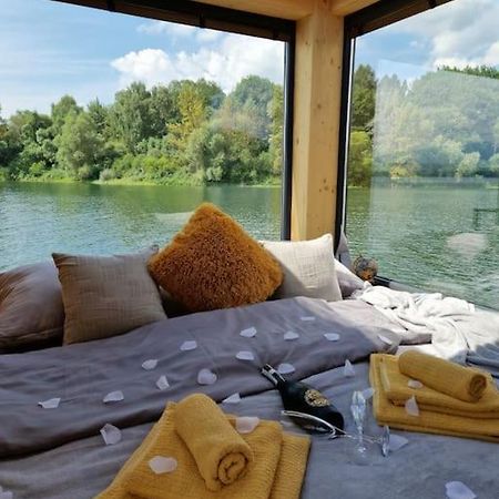Hotel Aquachill Houseboat & Wellness Liptovský Trnovec Exterior foto