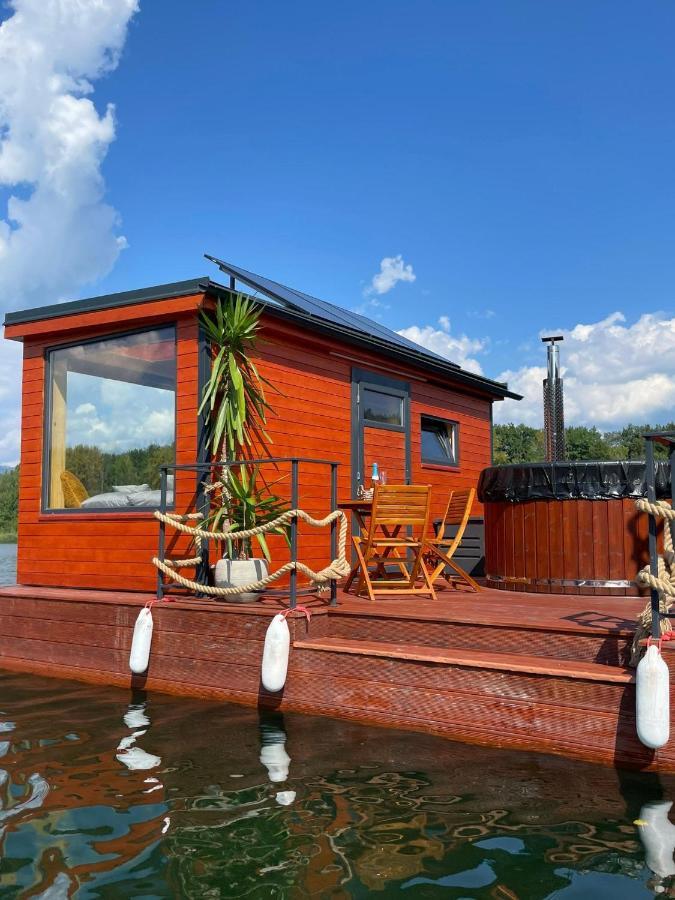Hotel Aquachill Houseboat & Wellness Liptovský Trnovec Exterior foto