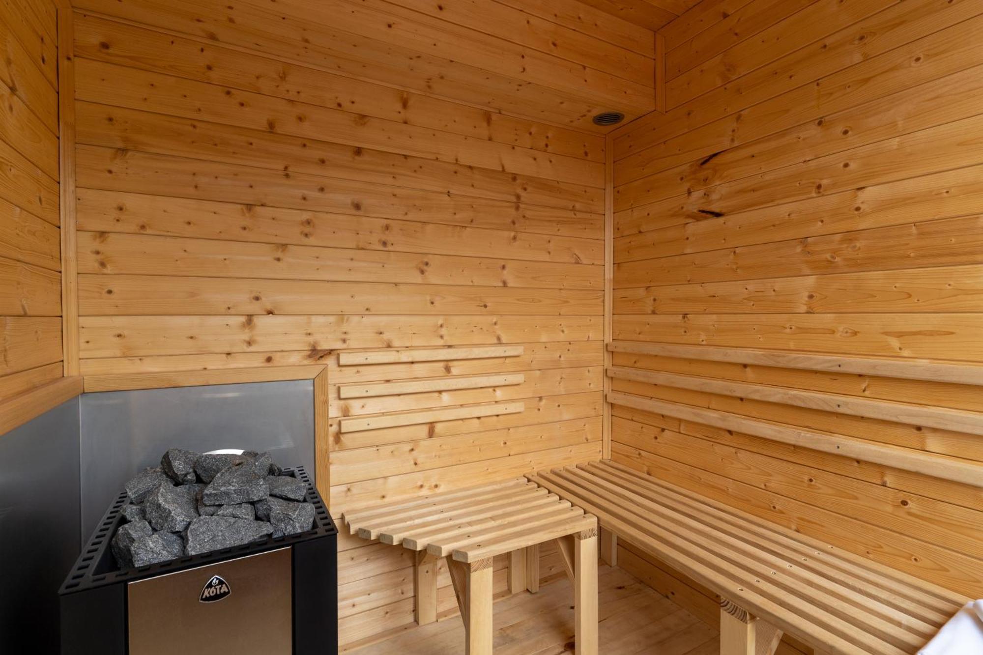 Hotel Aquachill Houseboat & Wellness Liptovský Trnovec Exterior foto