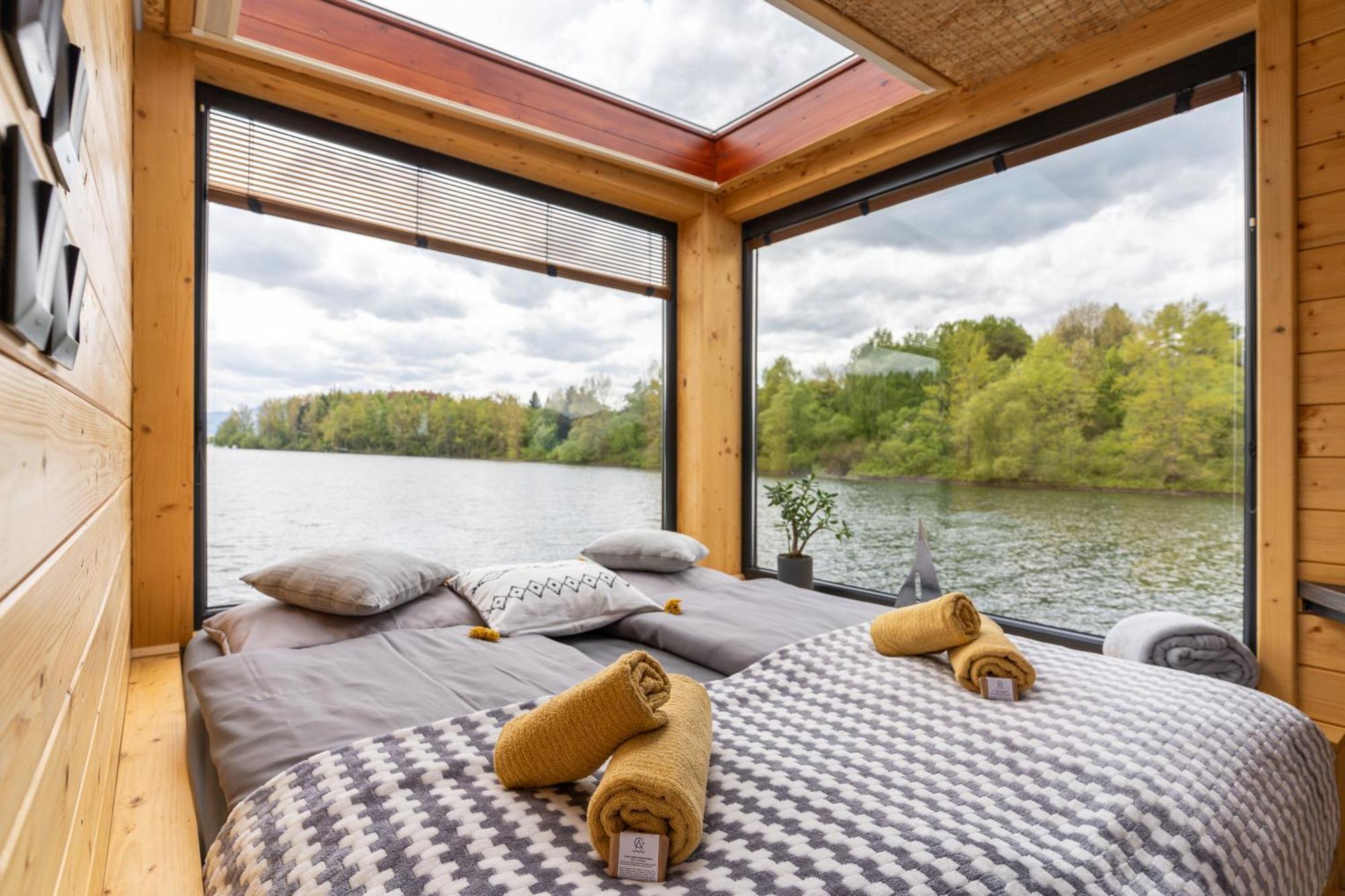 Hotel Aquachill Houseboat & Wellness Liptovský Trnovec Exterior foto